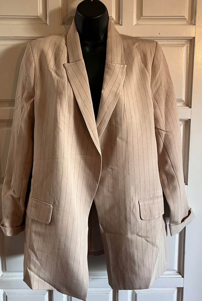 Sacs Medium Beige pinstriped open blazer