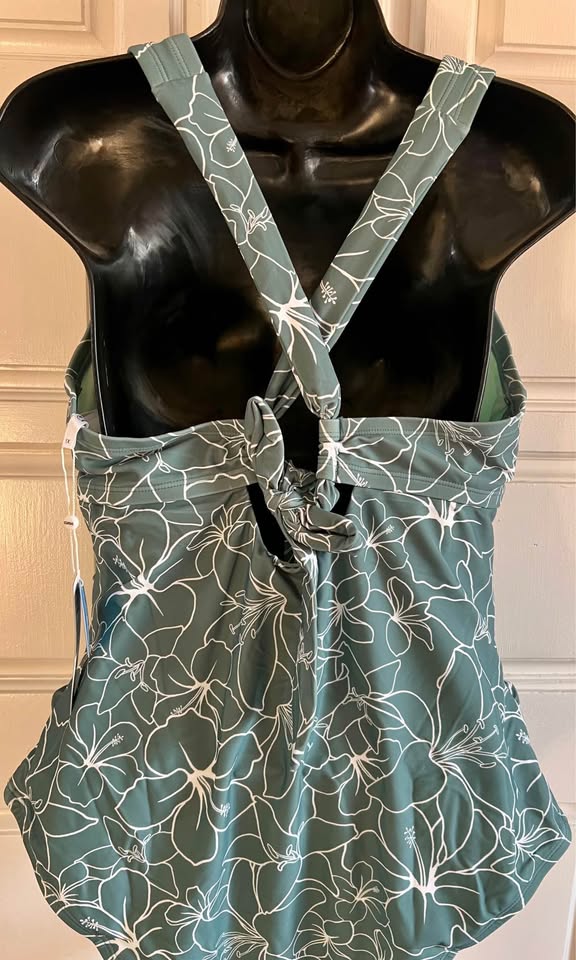 CUPSHE Women 1X Green Floral Swimsuit One Piece Ruched Front Crisscross Self Tie Back Floral