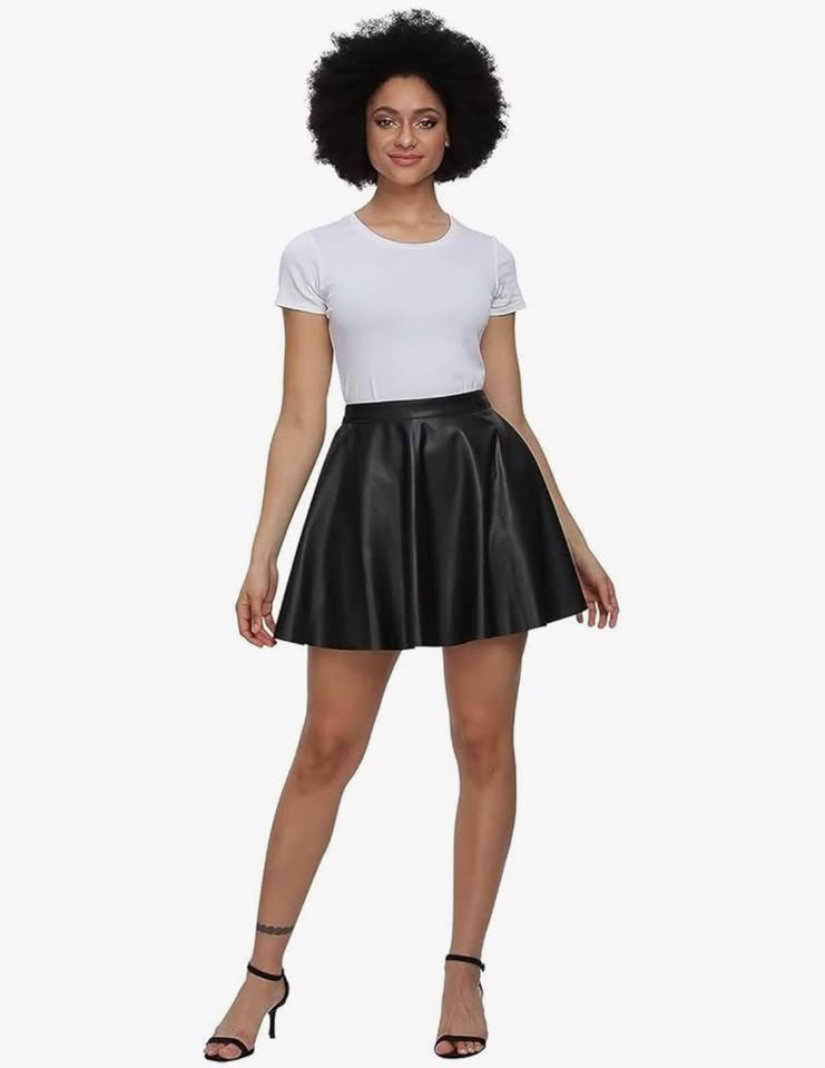 Fahsyee Black Large Faux Leather Pleated Skater Skirt