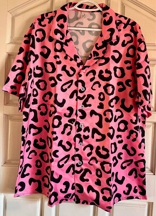 Men’s Large Pink & Black Leopard Button Up Short sleeve shirt